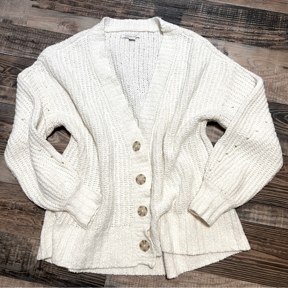 American Eagle Outfitters Sweaters - American Eagle Cardigan